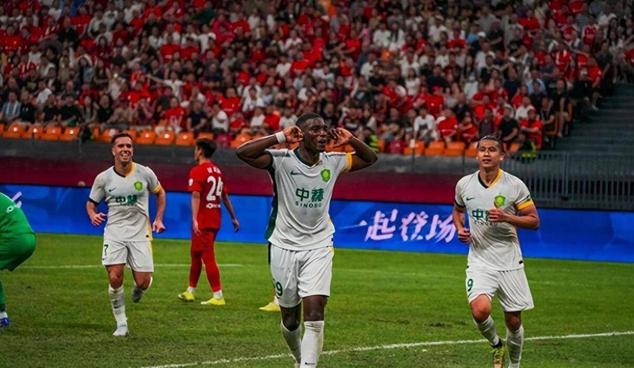 崩盘倒计时！国安夏窗这招真绝：宁用废柴外援硬扛也不给西甲级中卫注册